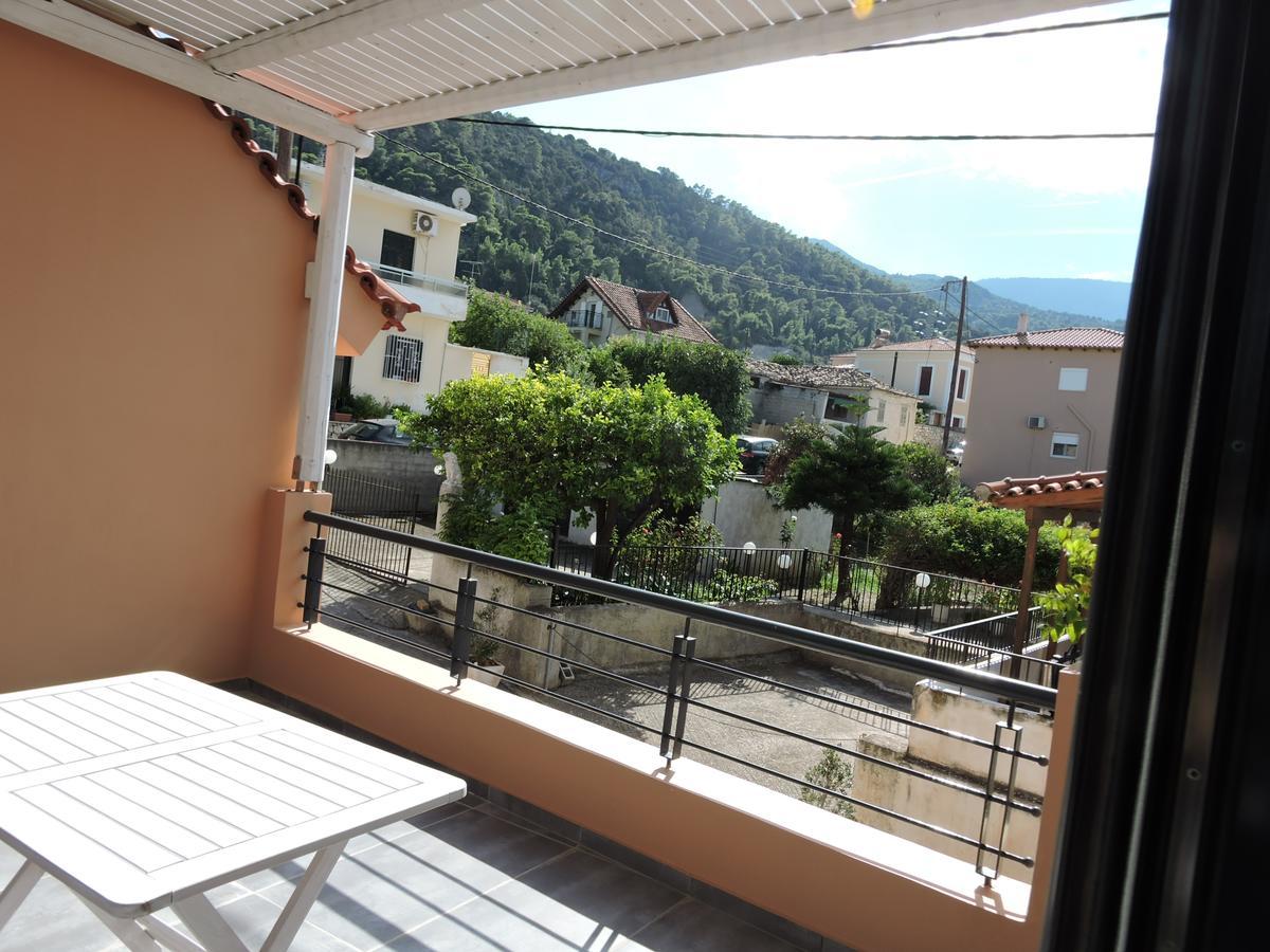 Alissachni Luxury Apartments Derveni Esterno foto