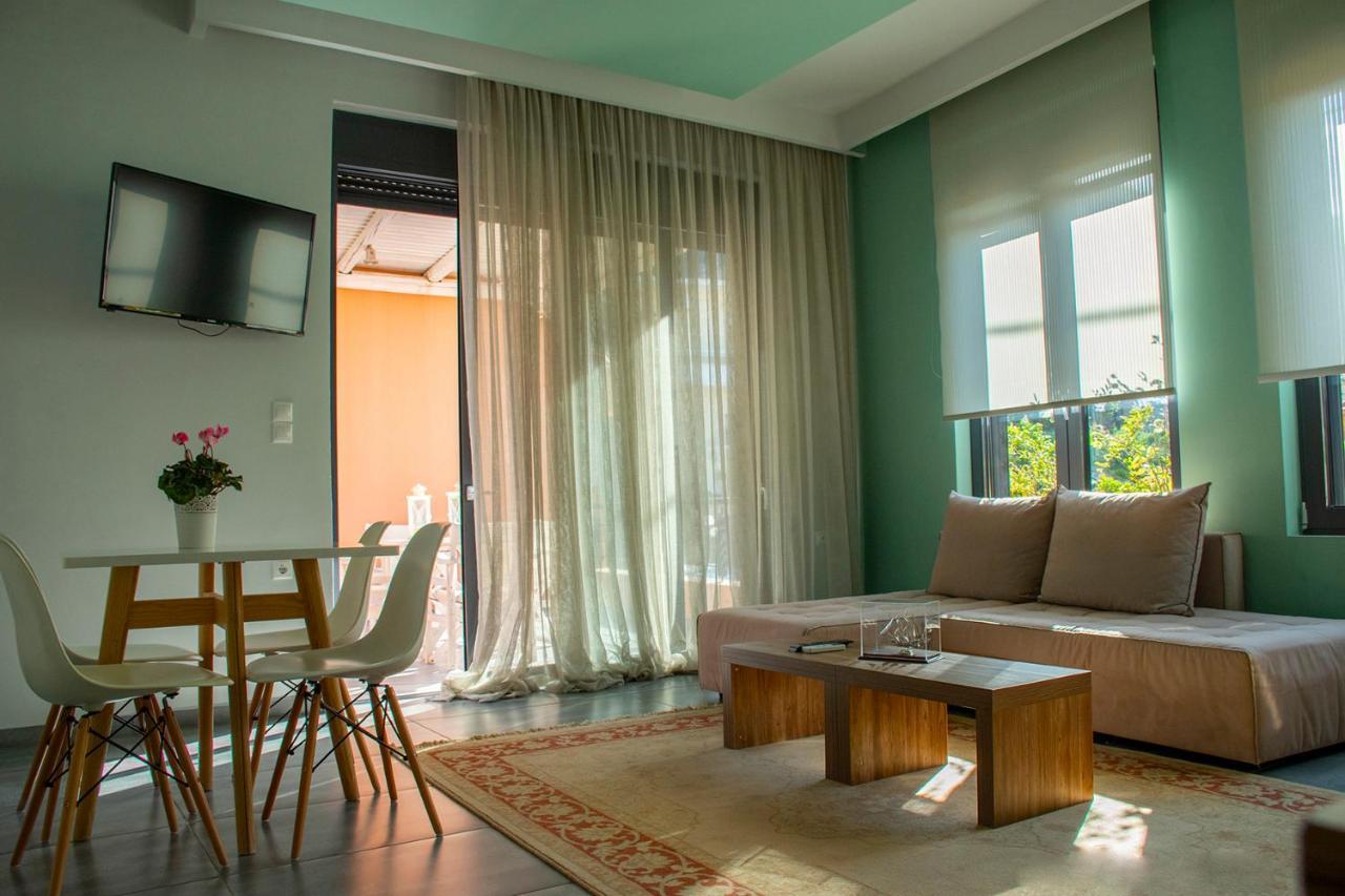 Alissachni Luxury Apartments Derveni Esterno foto